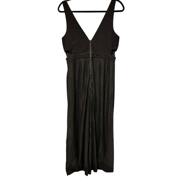 FINDERS KEEPERS Wide Leg Cropped V-Neck Side Cutout Grid Pattern Leg Jumpsuit - Picture 6 of 11